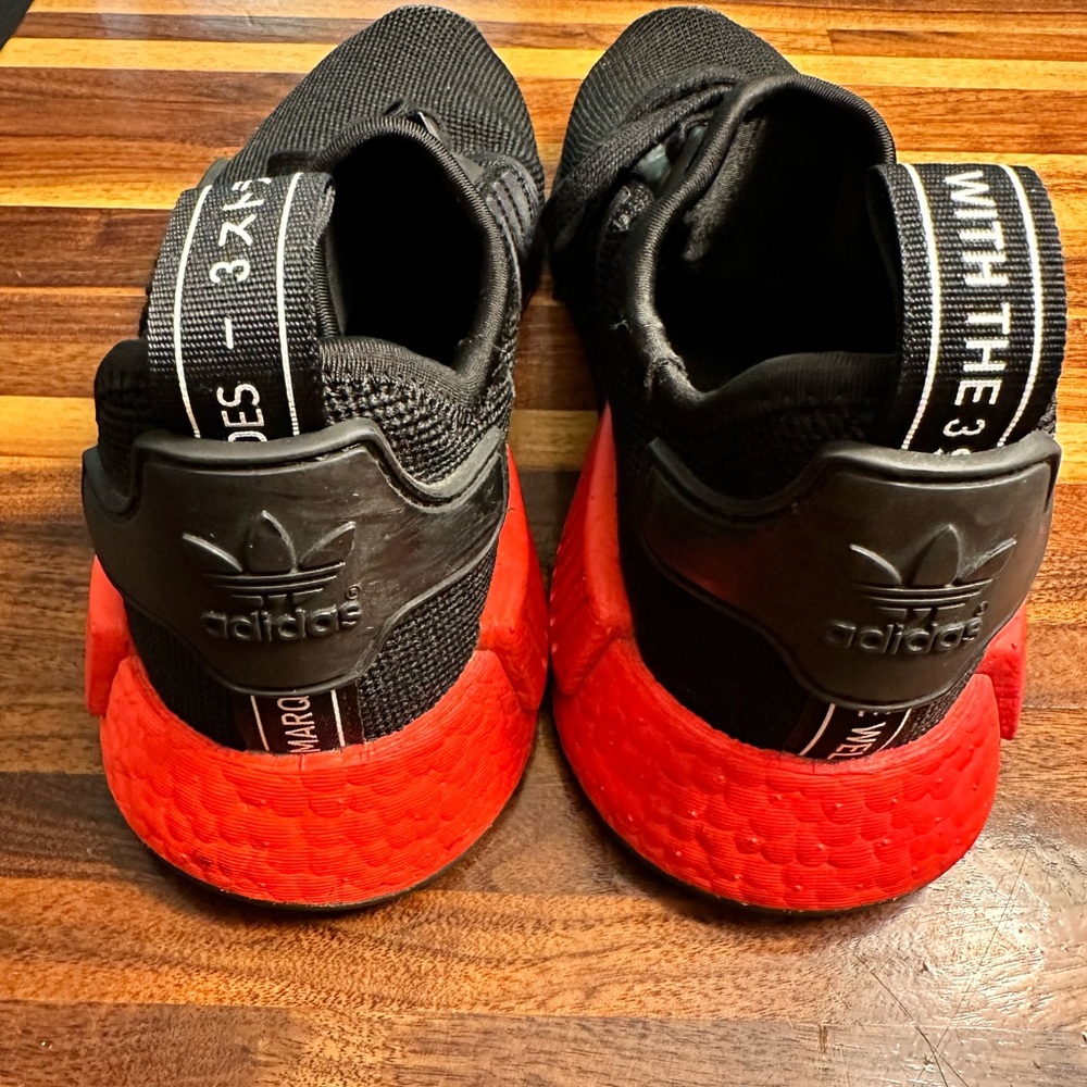 Adidas NMD R1 Shoes - Picture 2 of 4